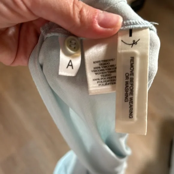 Ann Taylor blouse size large - Picture 6 of 6